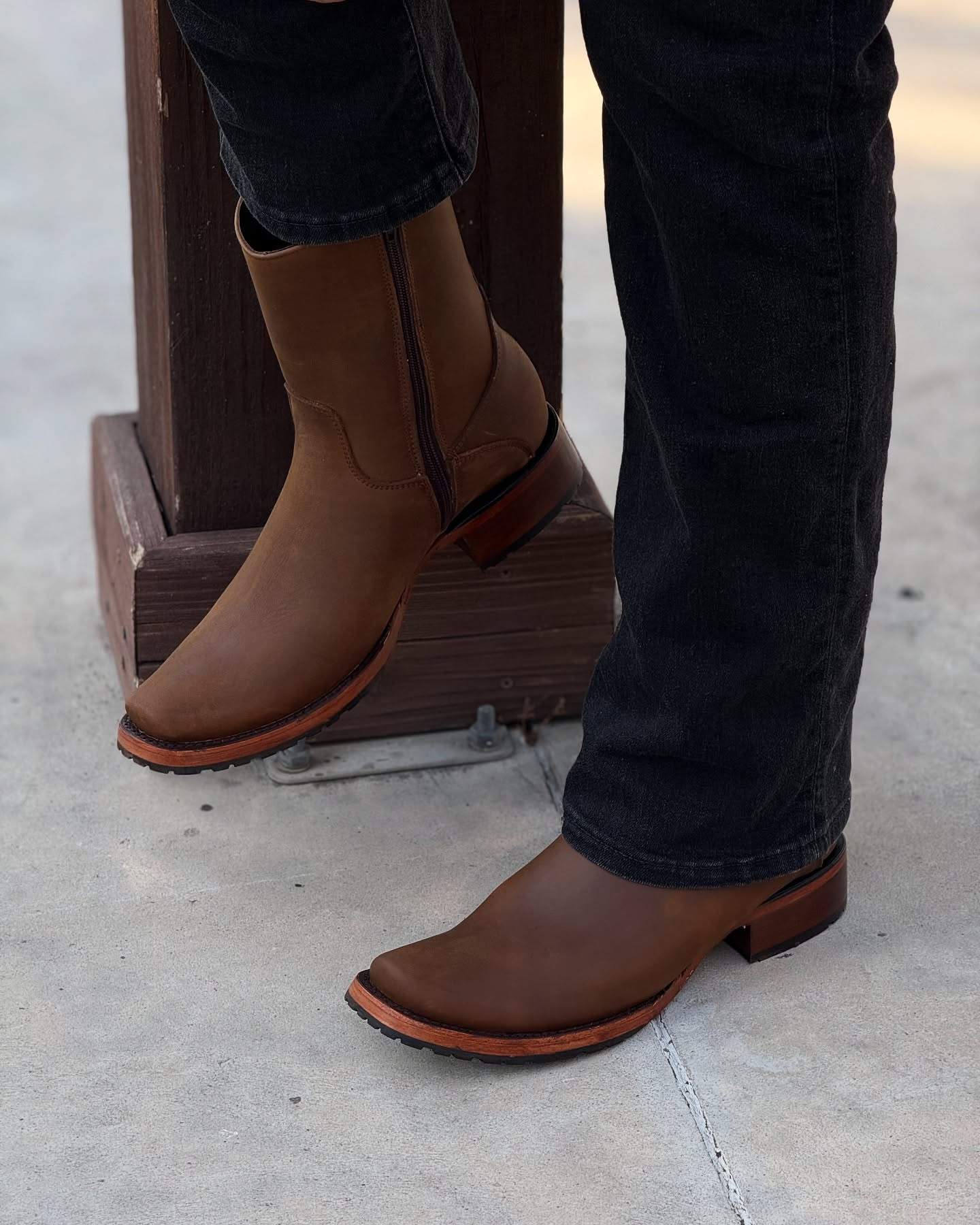 Modelo Yellowstone Cowboy Boots