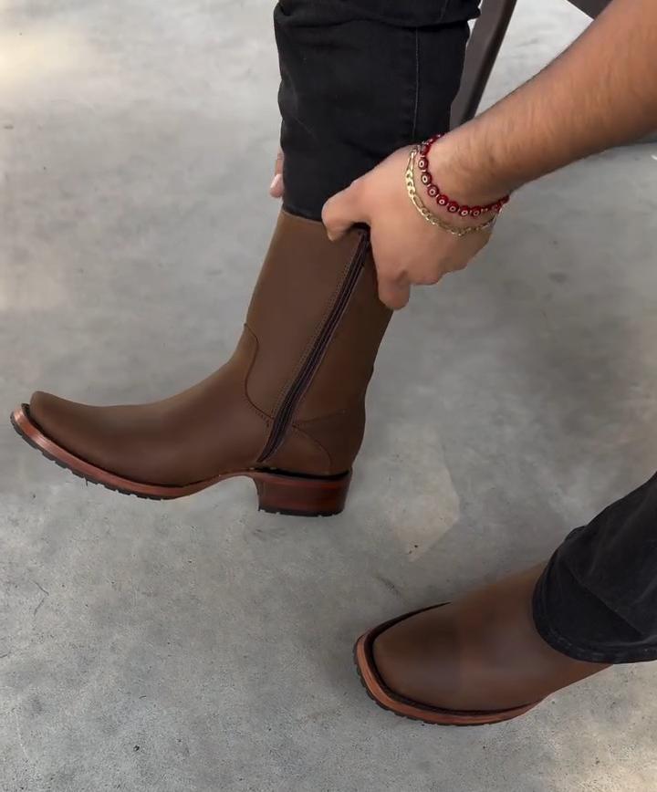 Modelo Yellowstone Cowboy Boots