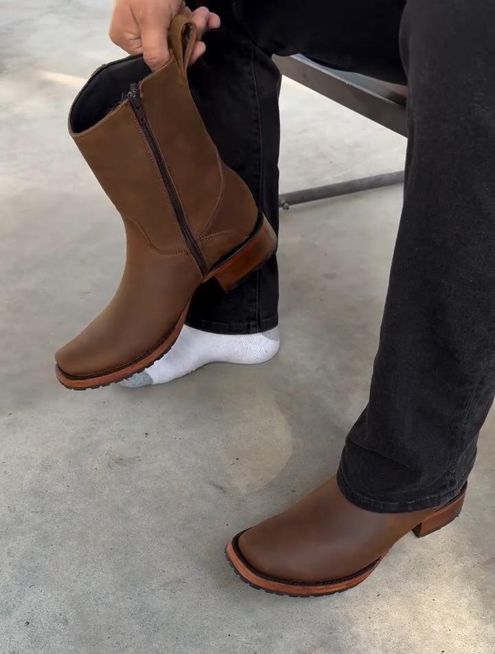 Modelo Yellowstone Cowboy Boots