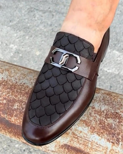 Casual Scale Textured Iron Buckle Loafers