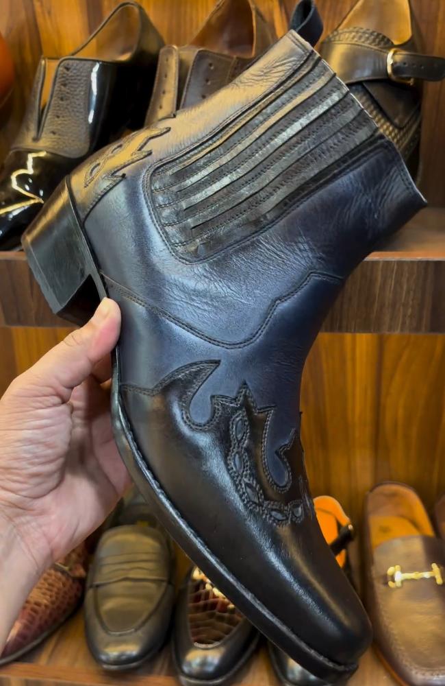 Carved Rider Boots