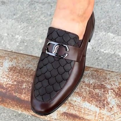 Casual Scale Textured Iron Buckle Loafers